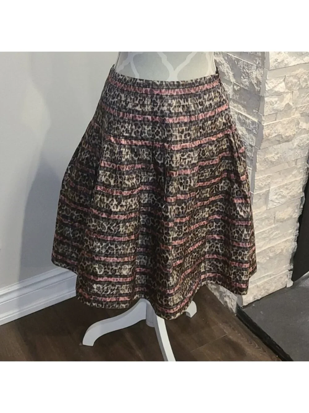 Kay Unger pink leopard print pleated skirt